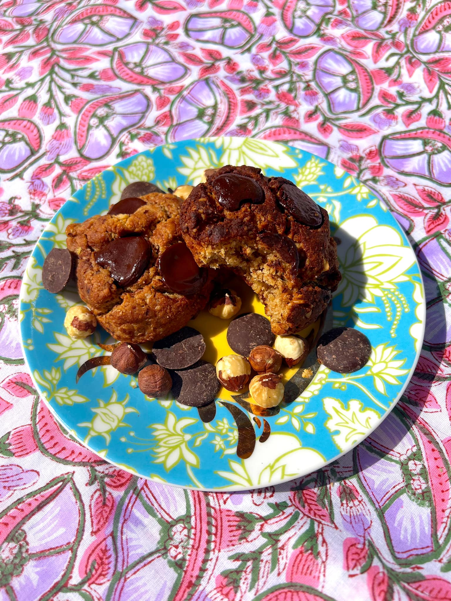 Cookies IG bas vegan noisettes, cacahuètes et chocolat